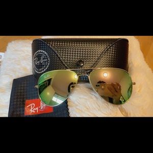 Authentic Unisex Ray-Ban AVIATOR’s💚